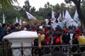 Buruh lumpuhkan Jalan...
