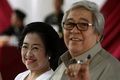 Buku sekelumit catatan ringan Taufiq-Megawati