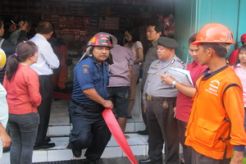 Hebat, nenek ini padamkan kebakaran rumahnya sendirian