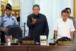 Ekonomi belum aman, SBY minta para menteri kerja lembur