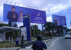 Berbusana adat Bali, SBY sambut delegasi APEC