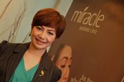 Miracle luncurkan buku perjalanan bisnis