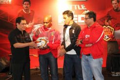 Tugas Ismed bikin mandul Michael Owen