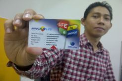 Caleg Hanura bekali PKL dengan MNC Life
