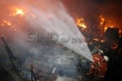 Tabung gas pemicu kebakaran di Ambon Plaza