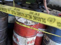 TNI bongkar gudang penyimpanan 25 ton solar ilegal