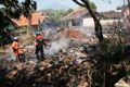 Kawasan padat penduduk terbakar, 8 rumah ludes