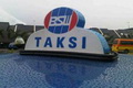 Naik taksi Bosowa dapat barang elektronik