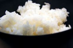 Miskin, kakek-nenek ini selalu makan nasi & garam