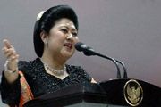 Ibu Ani ajak perempuan kenakan Manikam nusantara