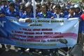 Tuntut UMK naik, ribuan buruh blokir jalur pantura