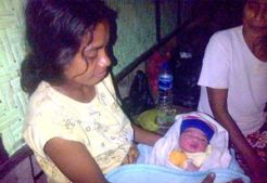 Bayi yang lahir di WC akhirnya dipulangkan puskesmas