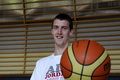 Cedera tangan, Kuzmic absen enam minggu