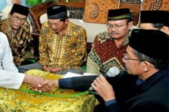 Penghulu ancam tak nikahkan pasangan di luar KUA
