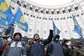 Minta akhiri ketegangan, PM Ukraina ancam demonstran