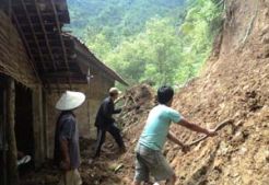 Longsor Bukit Monoreh kian mengkhawatirkan