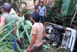 Tak kuat menanjak, pikap masuk jurang di Boyolali