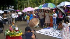 Gereja disegel, jemaat gelar Misa di depan Istana