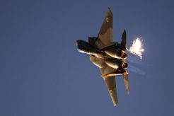 Konflik memanas, Israel gempur Gaza dua kali