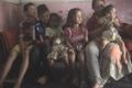 Sedih campur bingung, Ratna hidupi 5 anak sendirian