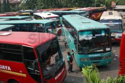 Ditutup, bus AKAP mangkal di Pondok Cabe