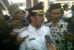 Bupati Tegal Enthus ngapak-ngapak, hadirin tertawa