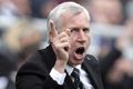 Pardew kecam wasit Mike Jones