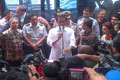 Resmikan bus wisata, Jokowi jadi penumpang pertama