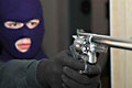 Kawanan pencuri gondol perhiasan belasan juta