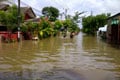 Banjir 1,5 meter, ribuan warga mengungsi