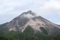 Pasca gempa, aktivitas Merapi dipantau intensif
