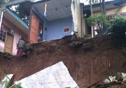 Belasan rumah di Dusun Kopen juga terancam longsor