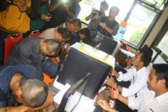 Polisi Bongkar Sindikat...