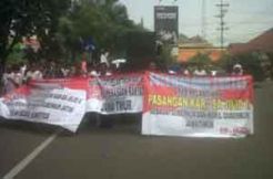 Pelantikan Soekarwo-Gus...