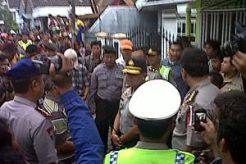 Tim Gegana bersihkan puing ledakan di Pasuruan