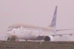 Tiga bandara ditutup hingga besok