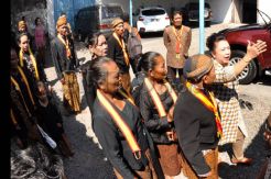 Lembaga Adat restui...