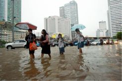 Ruas Jalan Panjang masih tergenang
