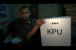Ribuan bilik kardus tiba di Tangerang