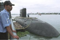 Kapal selam kecelakaan, Komandan AL India mundur