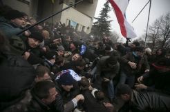 Ukraina kembali rusuh, militer Rusia siaga