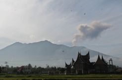 Mengapa PVMBG tak naikkan status Gunung Marapi?