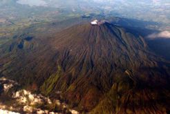 Beredar kabar Gunung Ciremai dijual Rp60 T