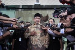 Tiba di KPK, Menteri PANRB sempat tak mau diambil gambar