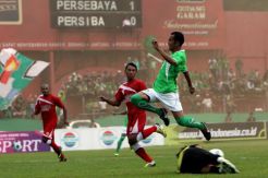 Depak penggawa tua, Persebaya buang Rp814 juta