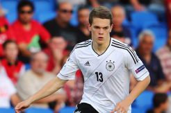 Bek muda Jerman sambut baik minat United