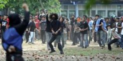 Polisi masih berjaga, mahasiswa diliburkan