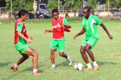 Bajol Ijo terancam pincang di kandang Beruang