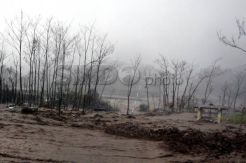 Banjir lahar Merapi intai warga Kali Woro