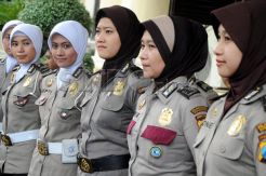 Polwan berjilbab, presiden diminta segera bersikap